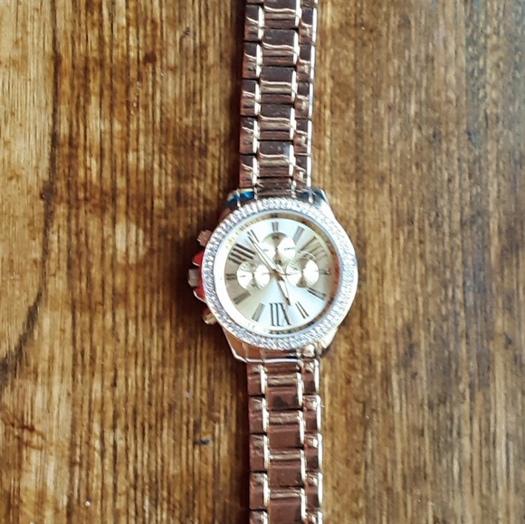 Large Gold Tone & White Crystal Face Watch - Picture 2 of 6